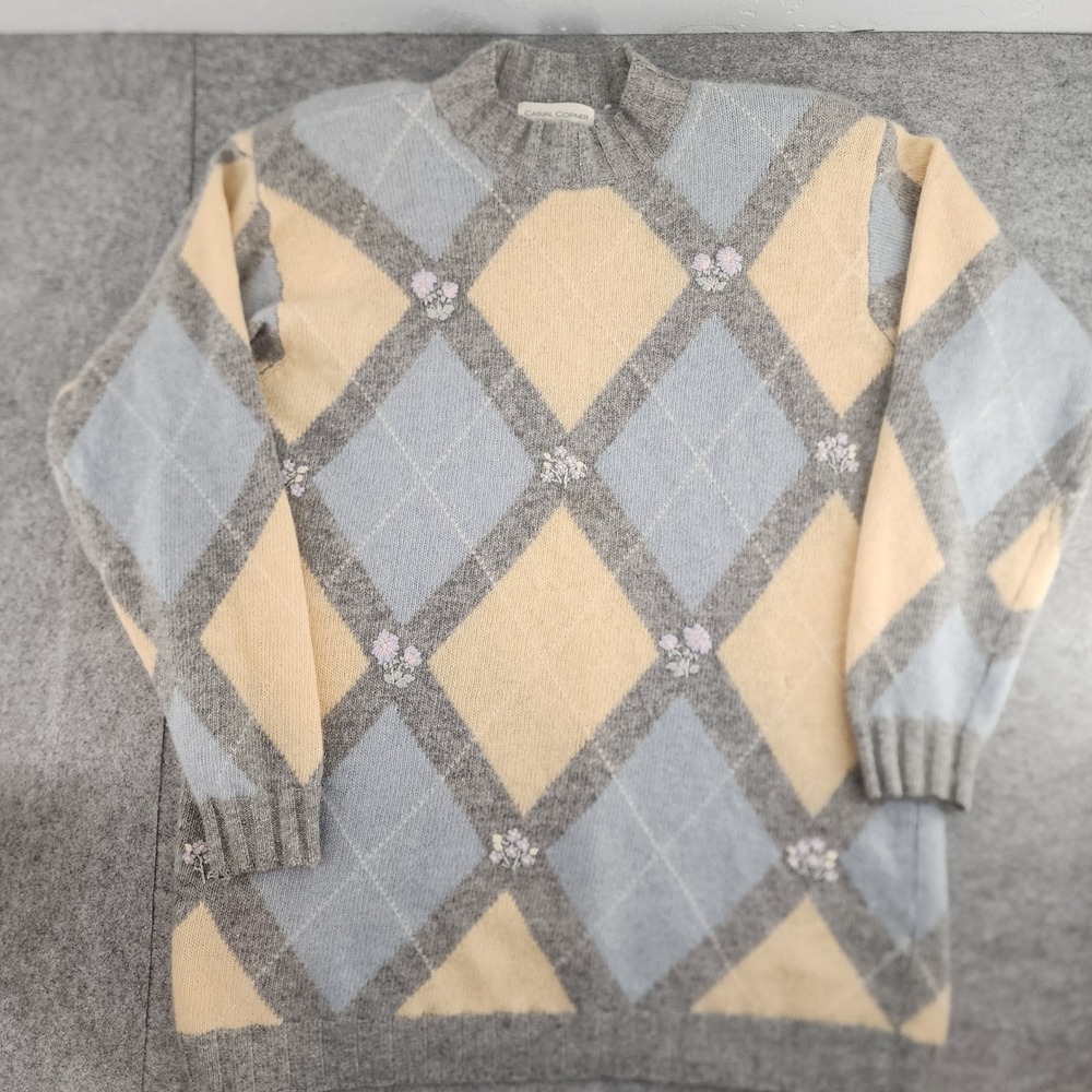 Casual Corner M Gray Blue Yellow Argyle Lambswool Angora Floral Sweater Women